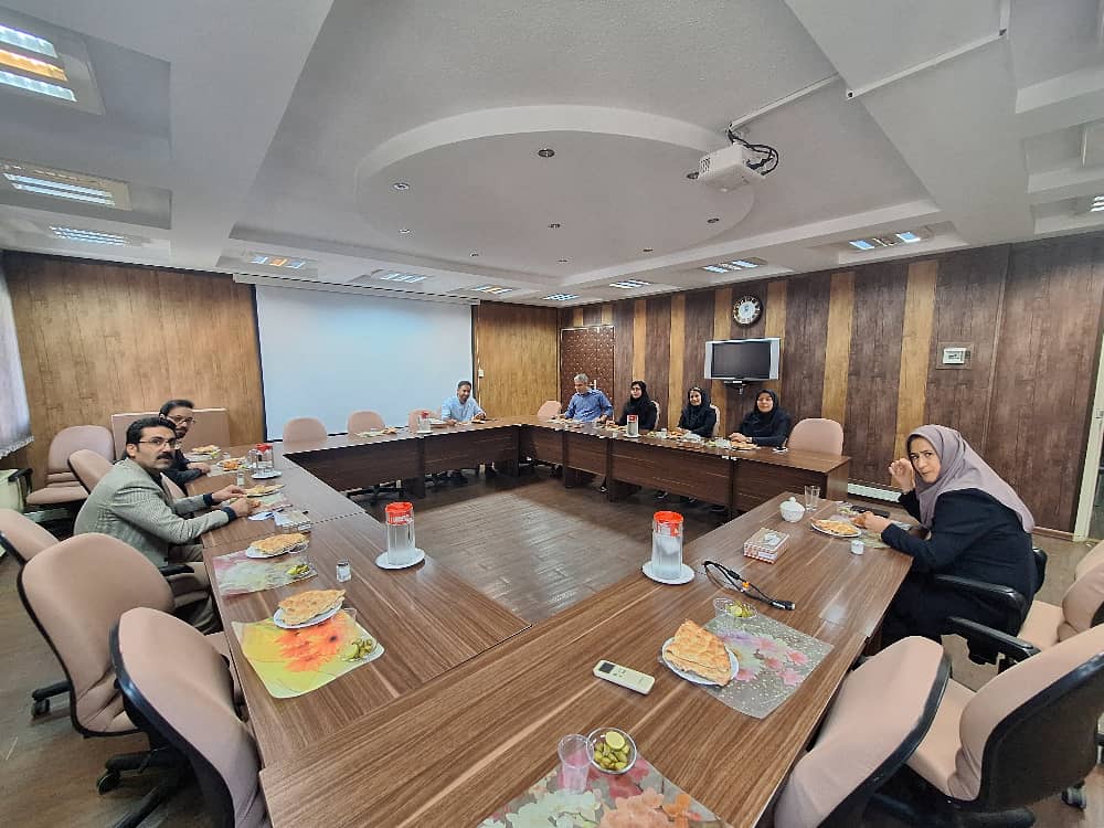 صبحانه‌ کاری هیأت رئیسه دانشکده با کارکنان به مناسبت روز کارمند